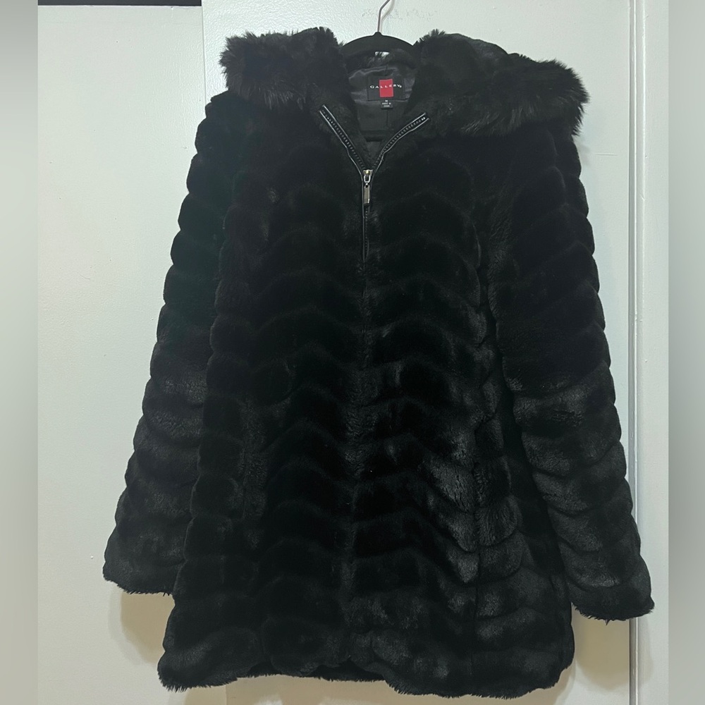 Gallery Faux Fur Jacket Black Size M